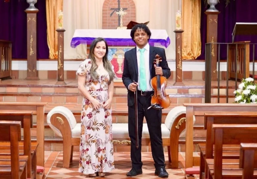 Grupo Musical Angelica Valencia